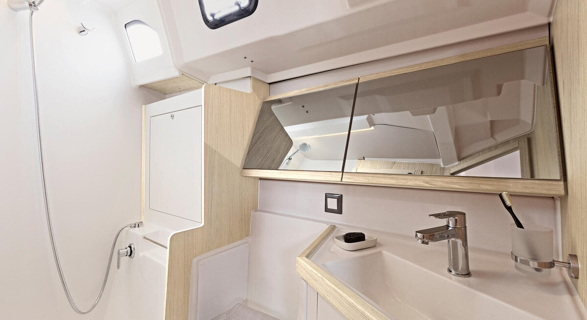 beneteau-oceanis-46.1-interior-6