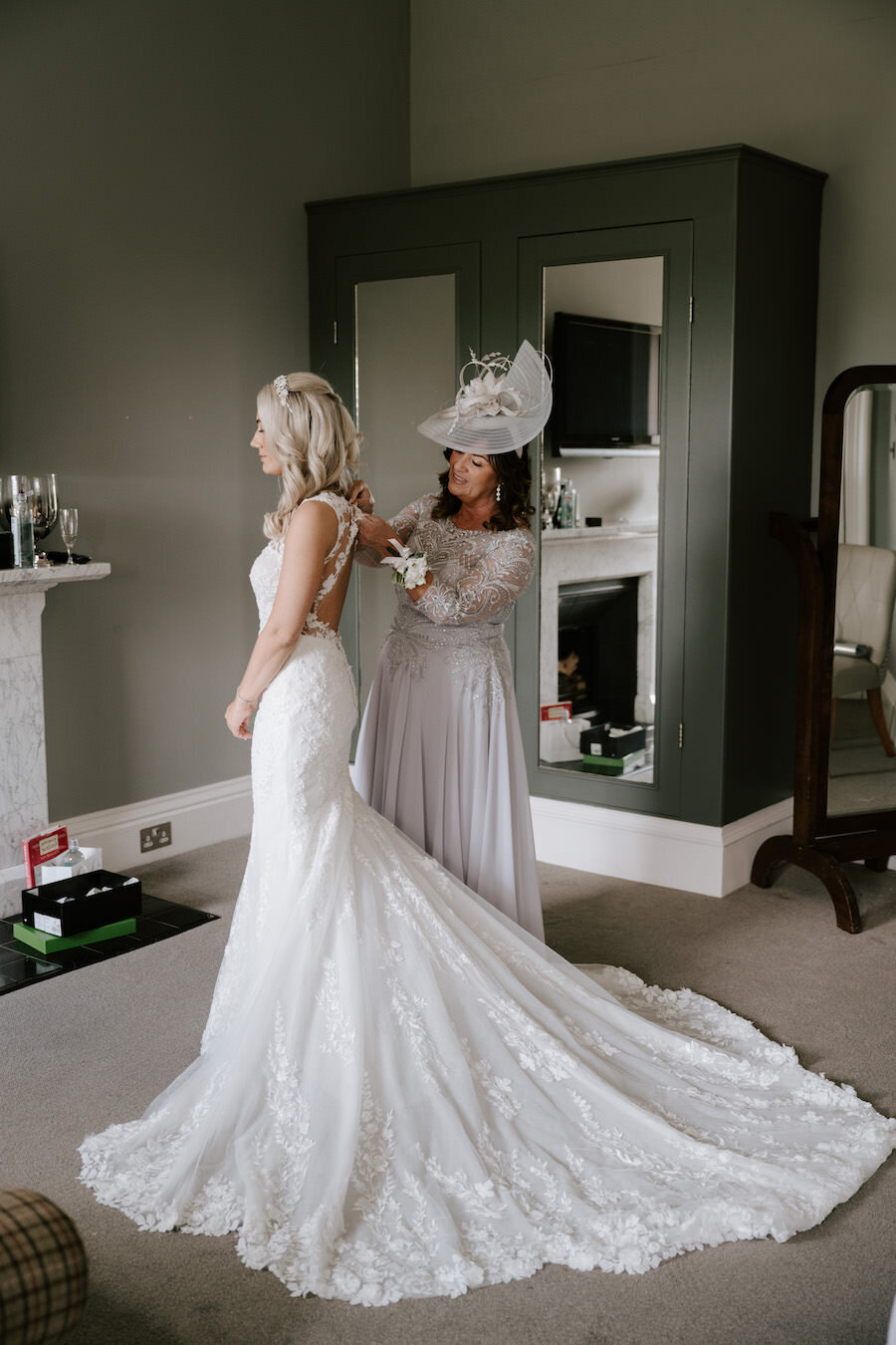 Nicola-Campbell-Timeless-Wedding-Photographer-Scotland-Kinnetles-Castle-Beth&Graham-339