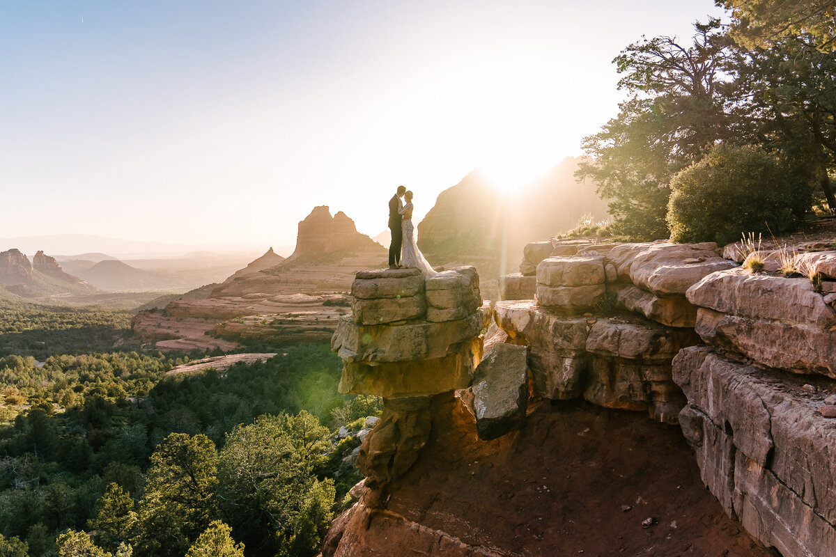 220509-184021-Sedona-Elopement-Merry-Go-Round-Rock