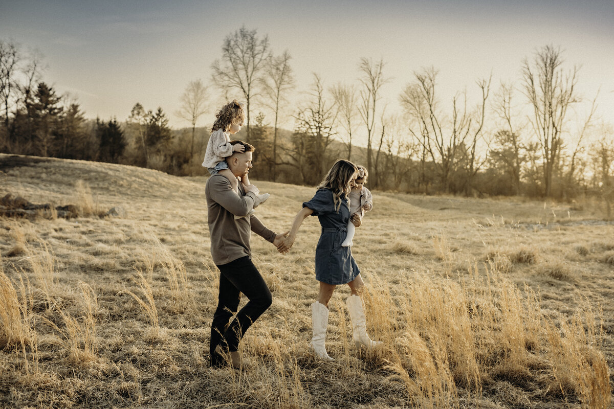 boho maternity photography in Lehigh Valley with earthy tones