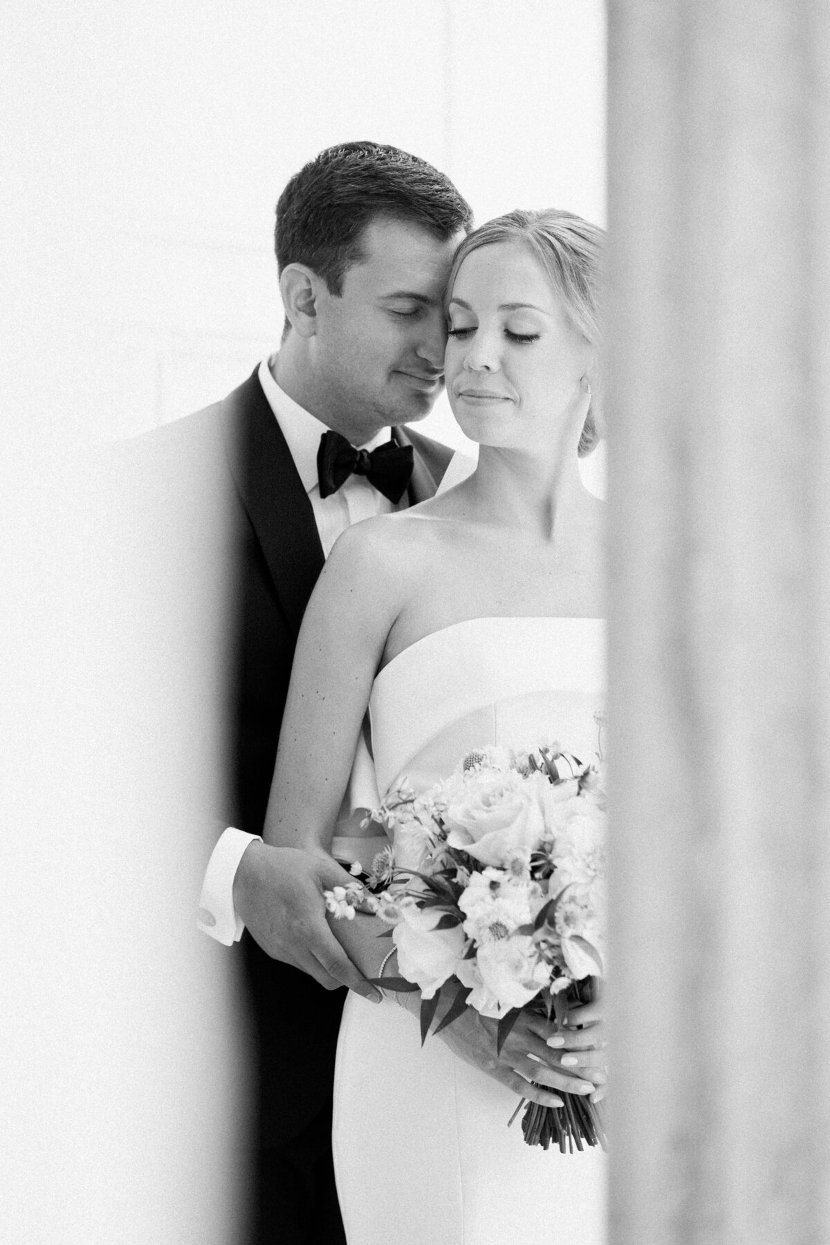 Molly Sue Photography New Jersey + East Coast Wedding Photographer Romantic Imagery Engagement Lifestyle Heirloom Wedding Albums49634