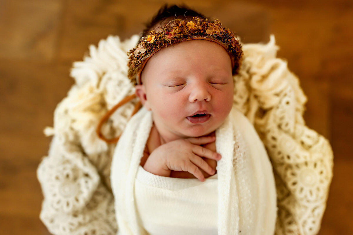 Lifestyle newborn session in home | Burleson, TX Newborn Photographer