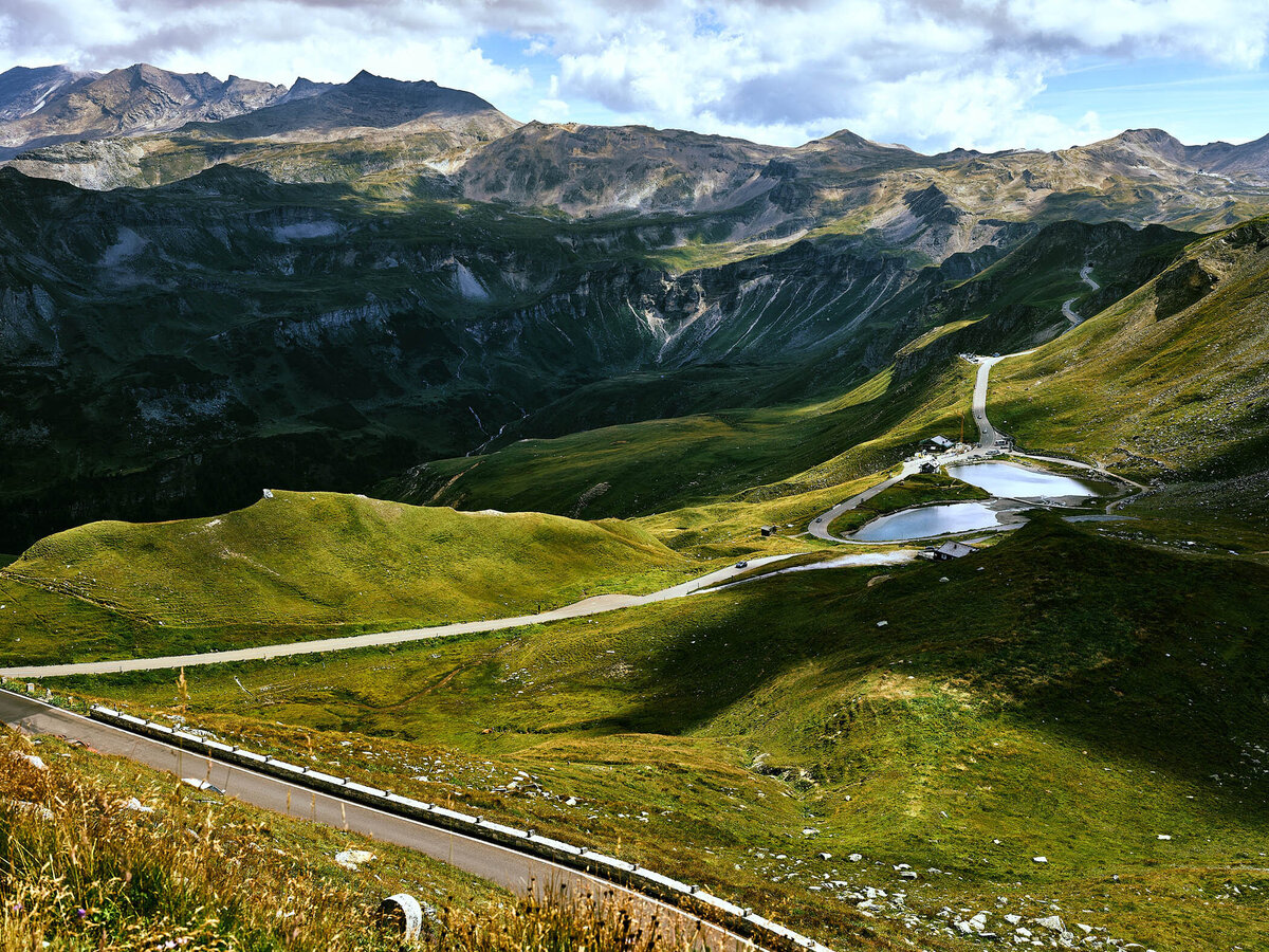 Dramatische Wolken über dem Großglockner-Massiv – professionelle Landschaftsfotografie in ganz Österreich mit Fokus auf alpine Motive