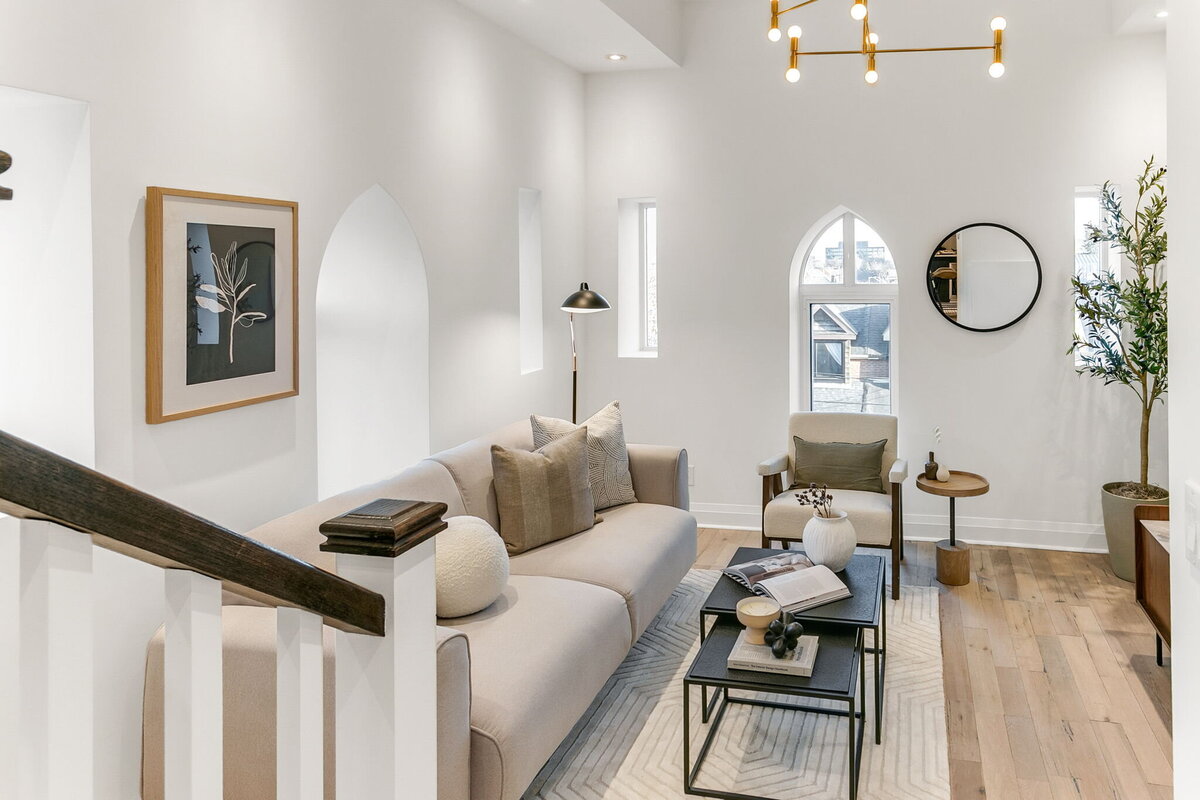 15-web-or-mls-8_001_Living Room