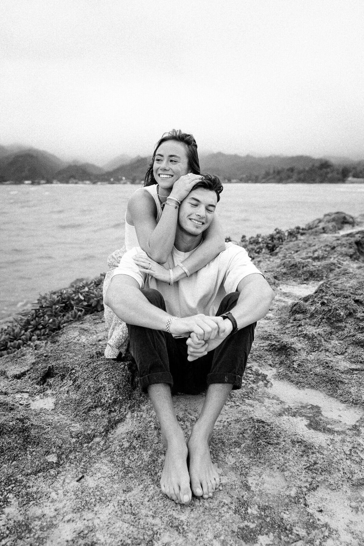 North_Shore_of_Oahu_Engagement_Photos_Skateboards_Laie_Kahuku_Haleiwa-06