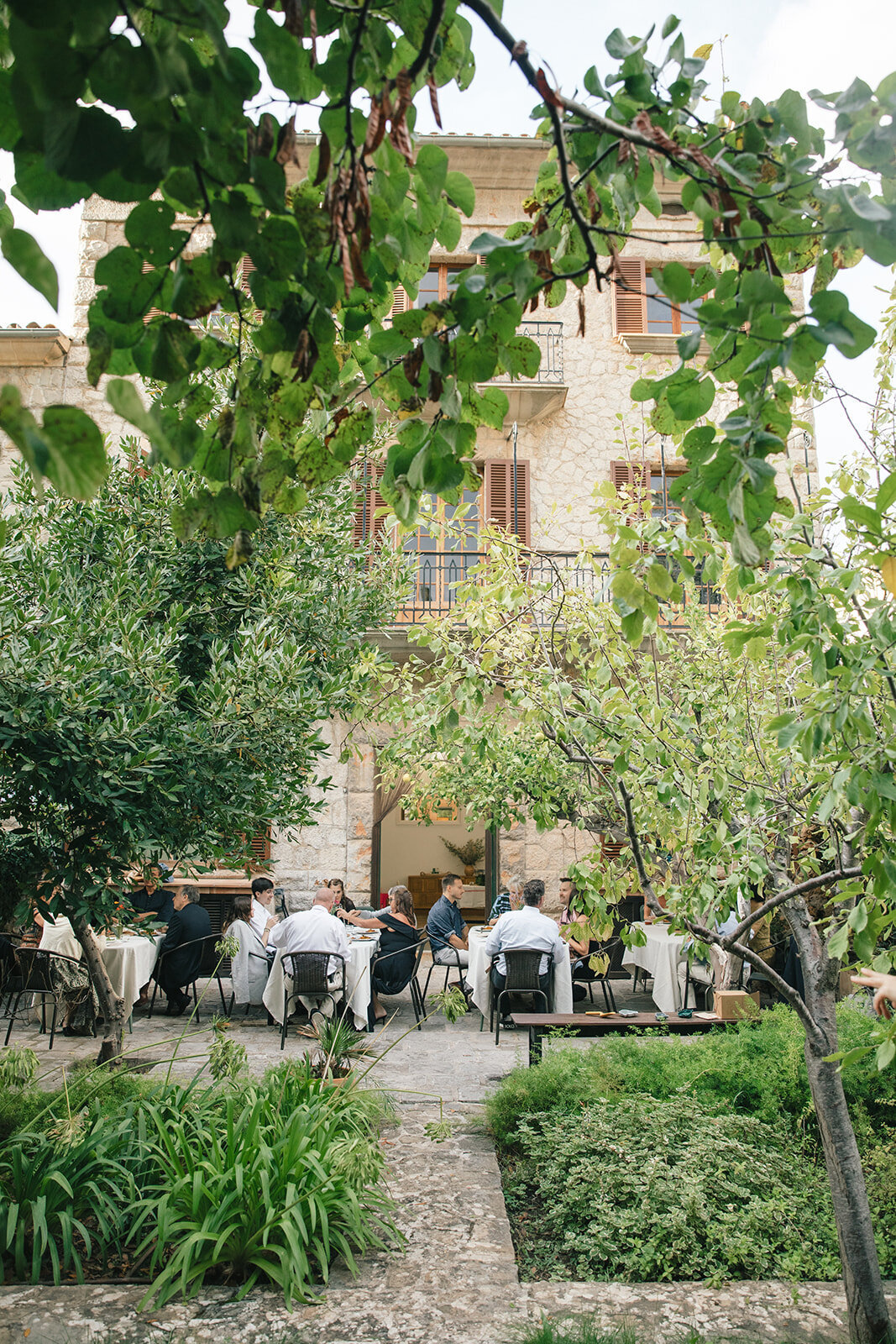 Julian+Sydney_Rehearsal_AmandaCastlePhotography-273