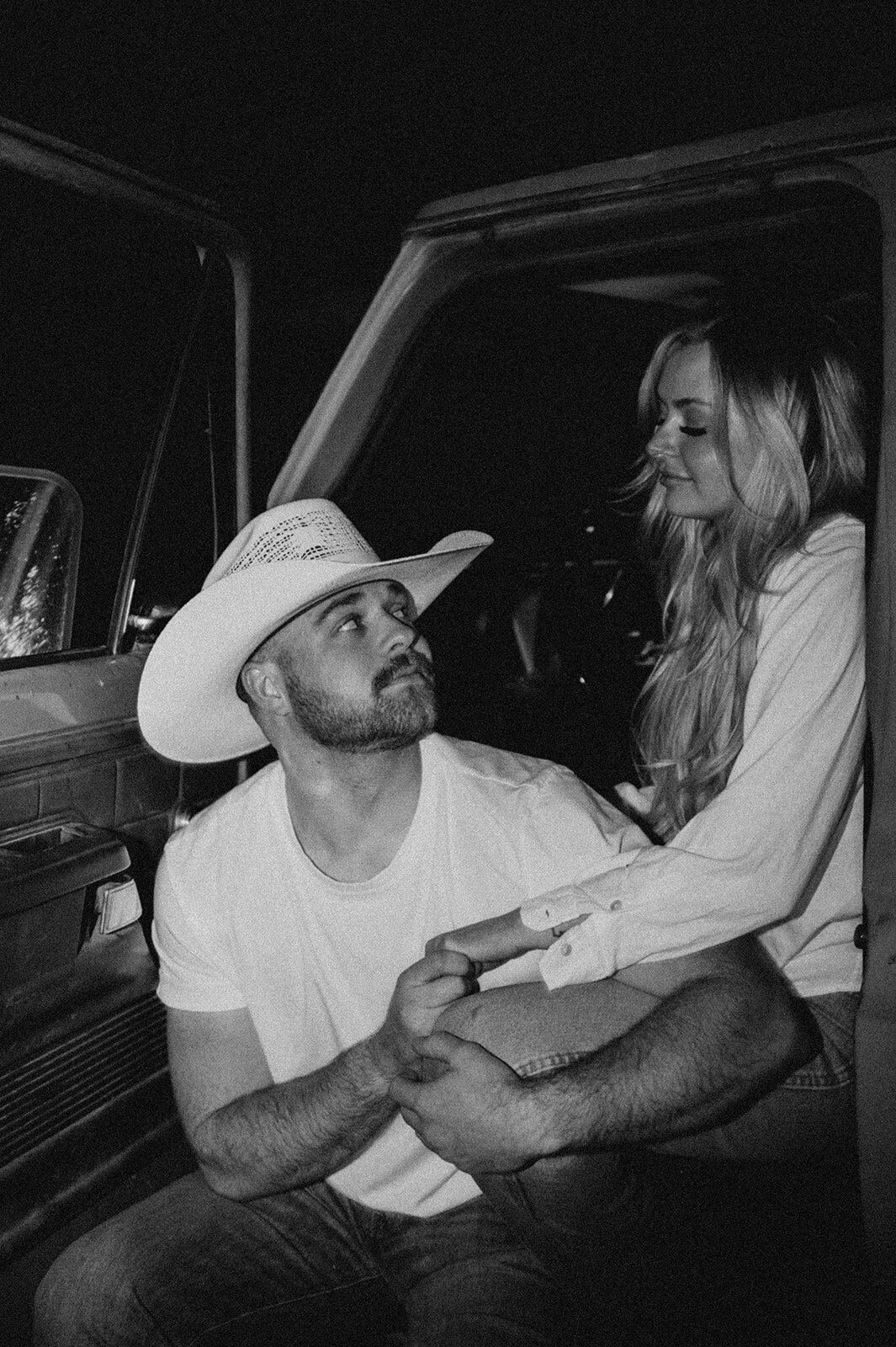 presley-gray-nighttime-western-montana-engagement0317