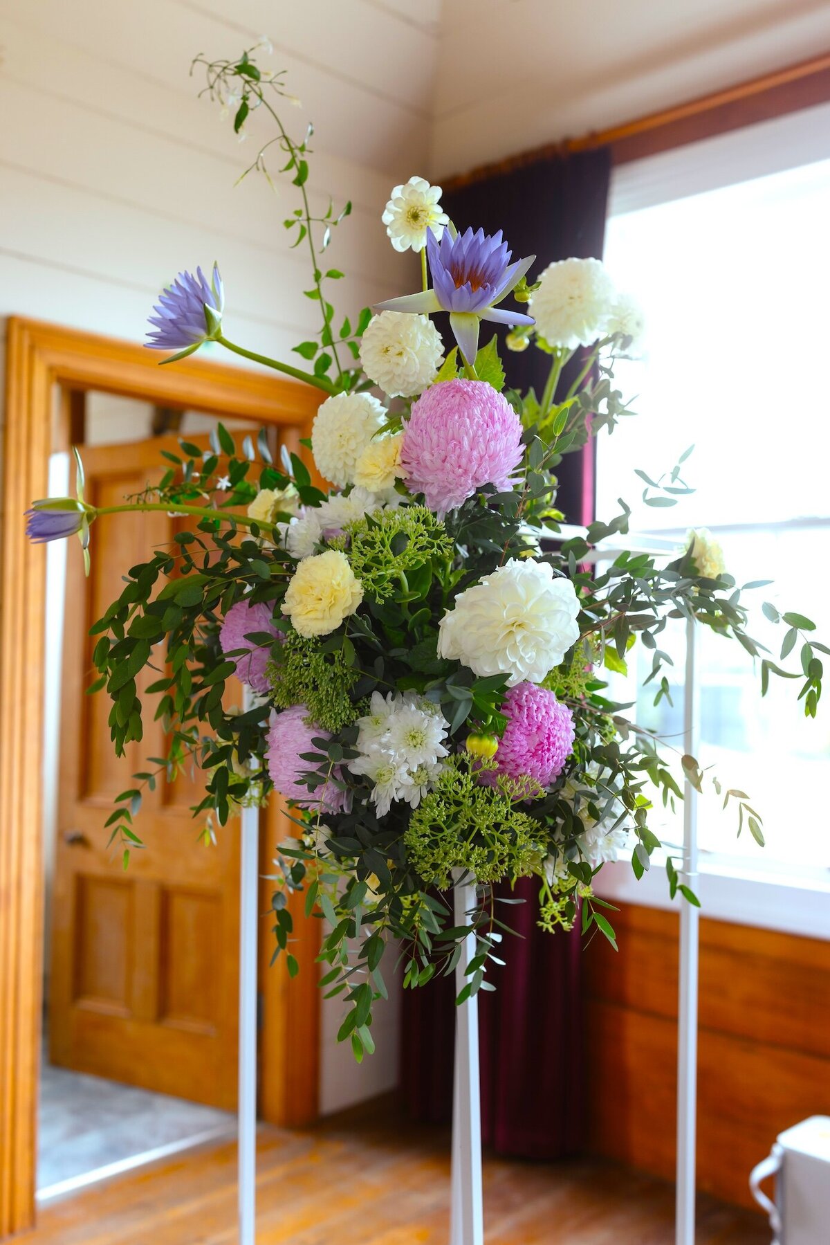 Wedding set up floral arch
