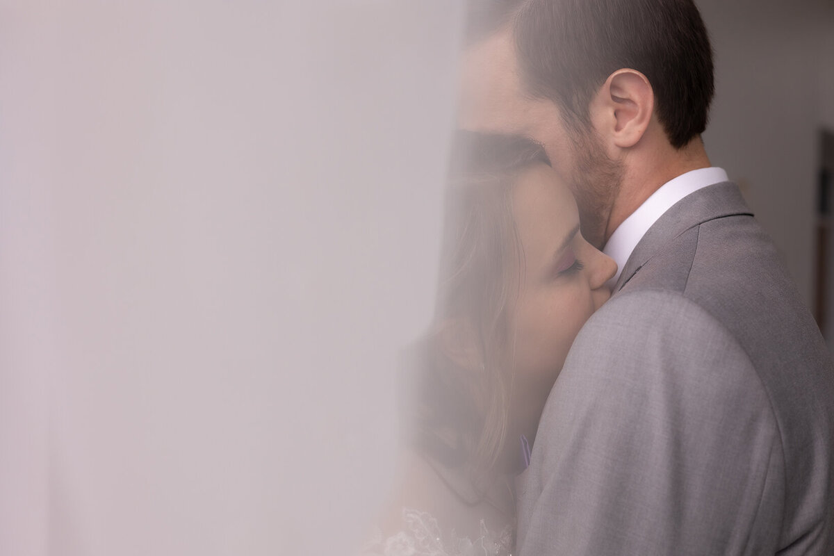 romantic-walsh-university-wedding-photos