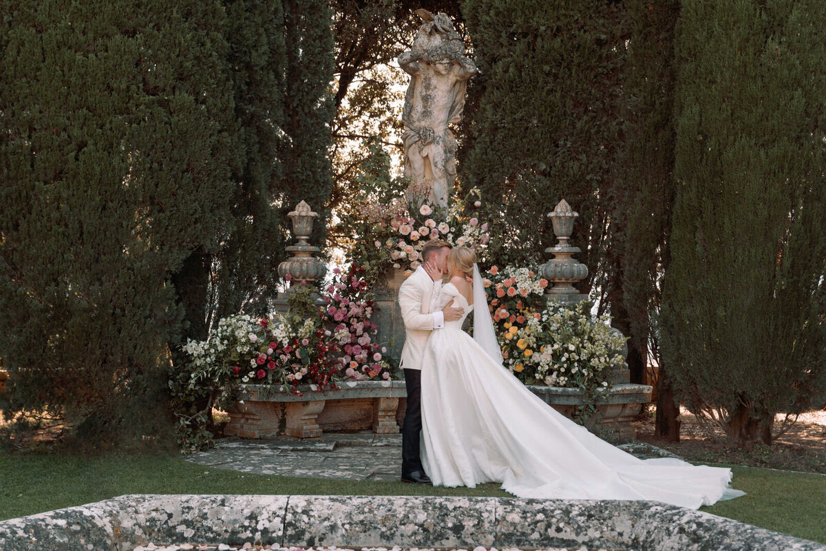 Flora_And_Grace_Editorial_Tuscany_Analog_Editorial_Wedding_Photographer (1 von 1)-87