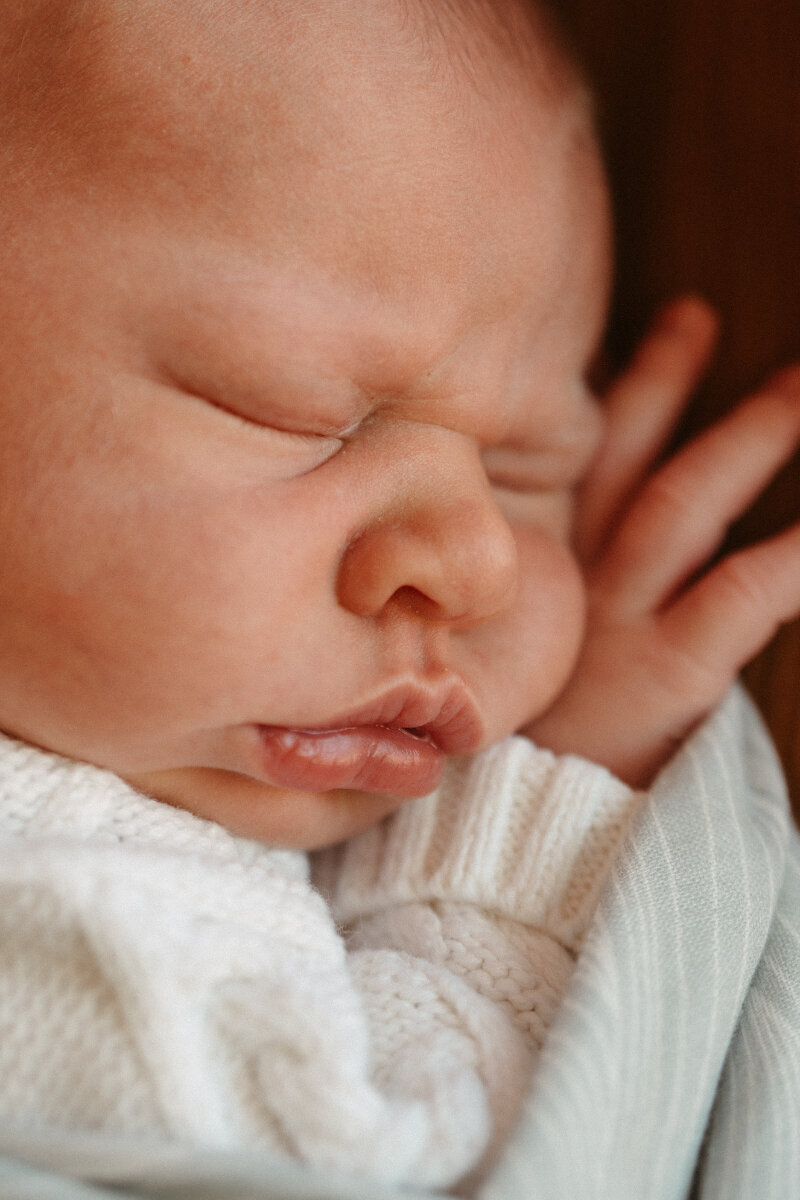perth-newborn-baby-photographer-natural-in-home (1)