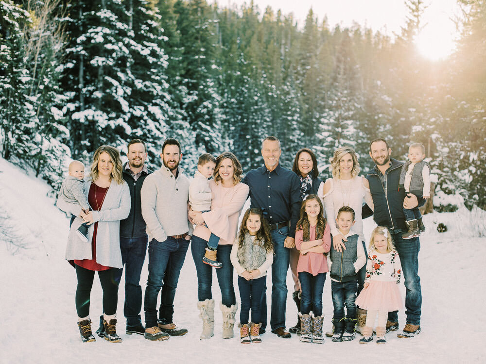 Colorado-Family-Photography-Snowy-Winter-Shoot-Pinks-and-Blues-Breckenridge1