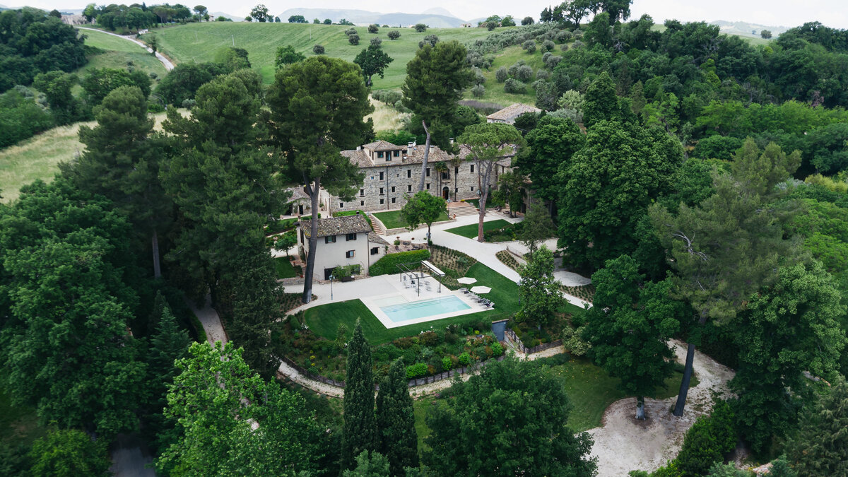 Luxury Wedding at  Villa Teloni in San Severino Italy – Editorial Photography by Cacie Carroll Photograph | West Coast and Destination Editorial Wedding Photographer