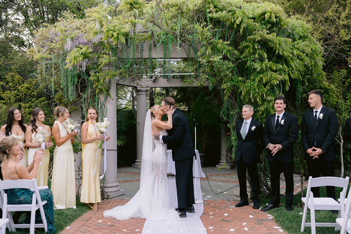 crest-hollow-country-club-nyc-wedding-photographer-537