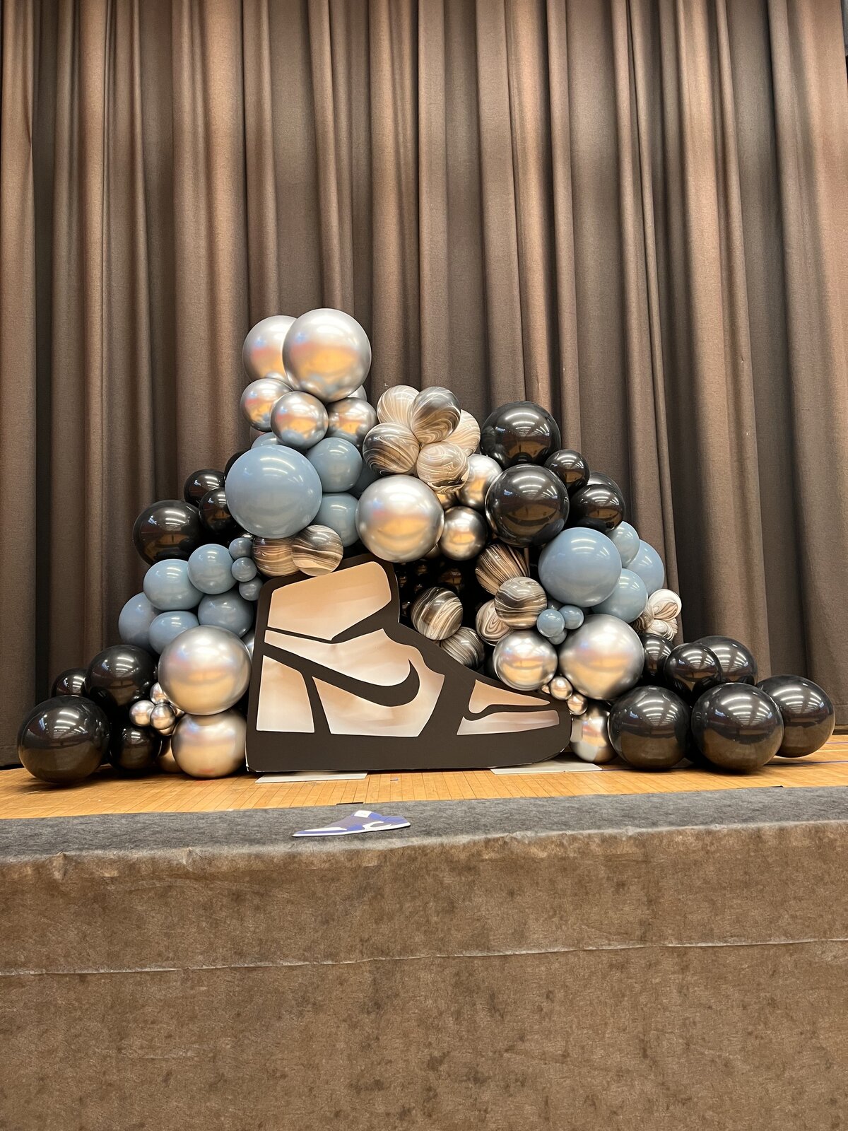 sneaker ball balloon decor