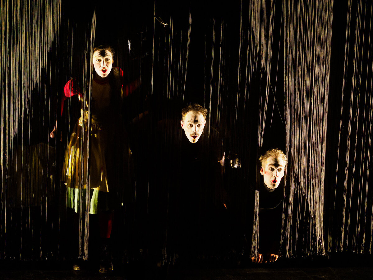 PETER PAN Cie Théâtre Amer mise en scène, adaptation, scénographie Mathieu Coblentz  jeu Judith Périllat,Florian Westerhoff, Jo Zeugma _4130020