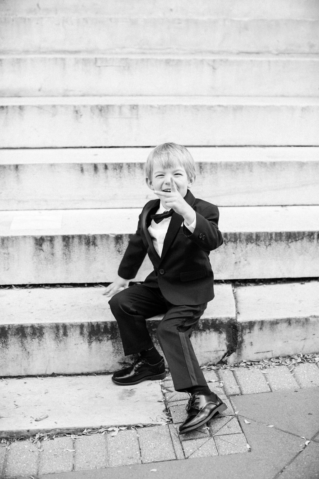 NikkiSanterre_EastCoastLuxuryWeddingPhotographer_PeabodyLibraryWeddingNouvelleEvents_Emily&Daniel-49