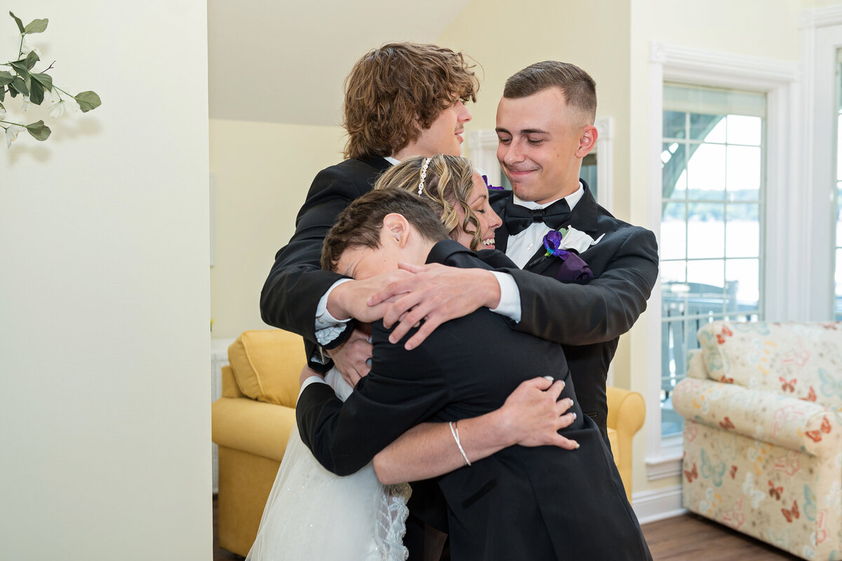 Detroit-Wedding-Photographer-The-Landing-205