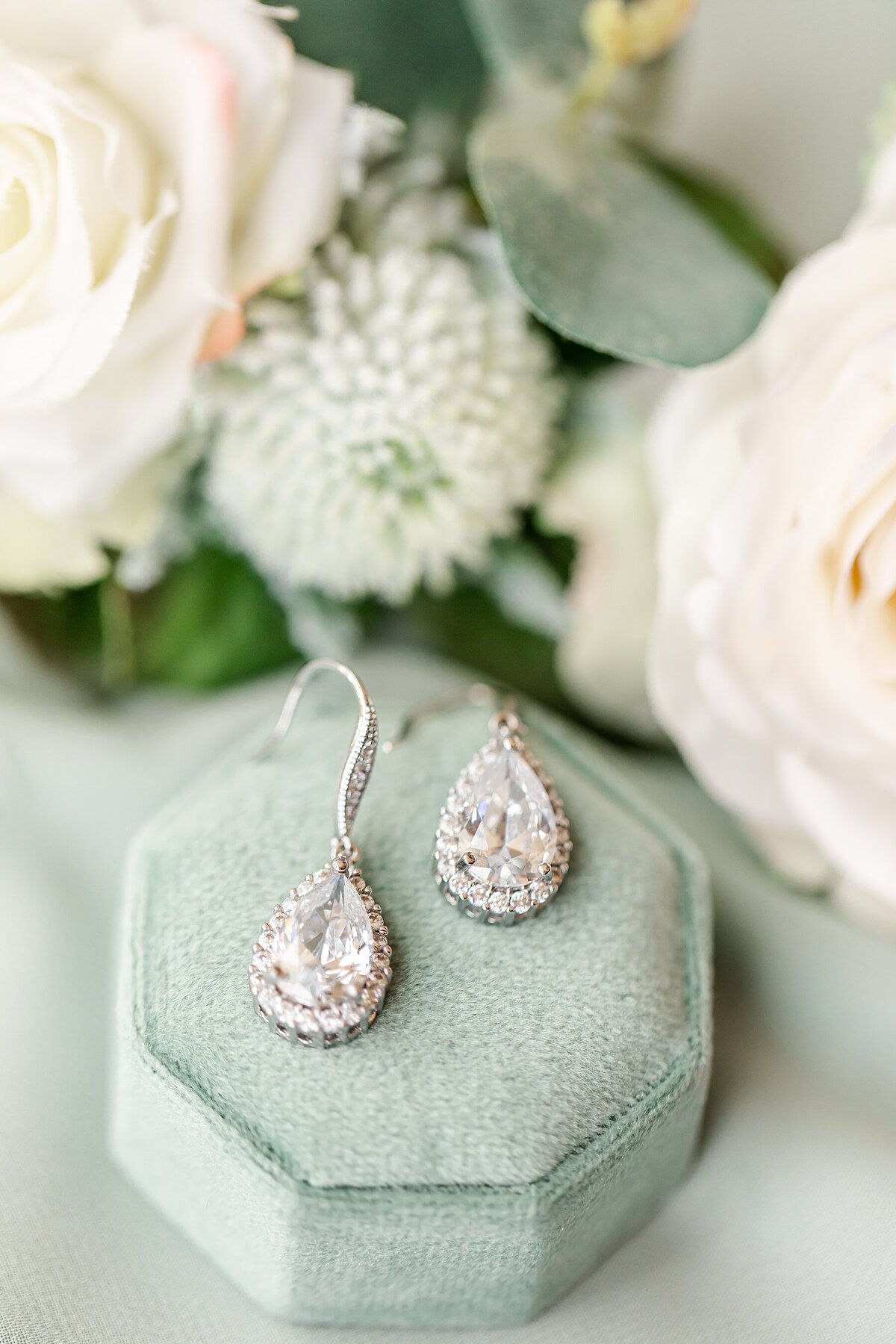 Pittsburgh-Nicassio-Fields-Green-Blue-Wedding-1 (46)