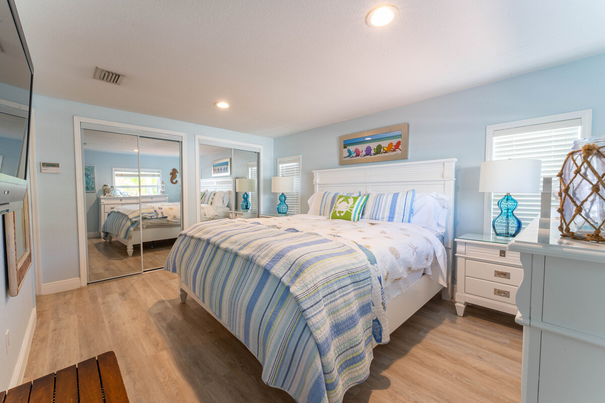 Master bedroom (3)