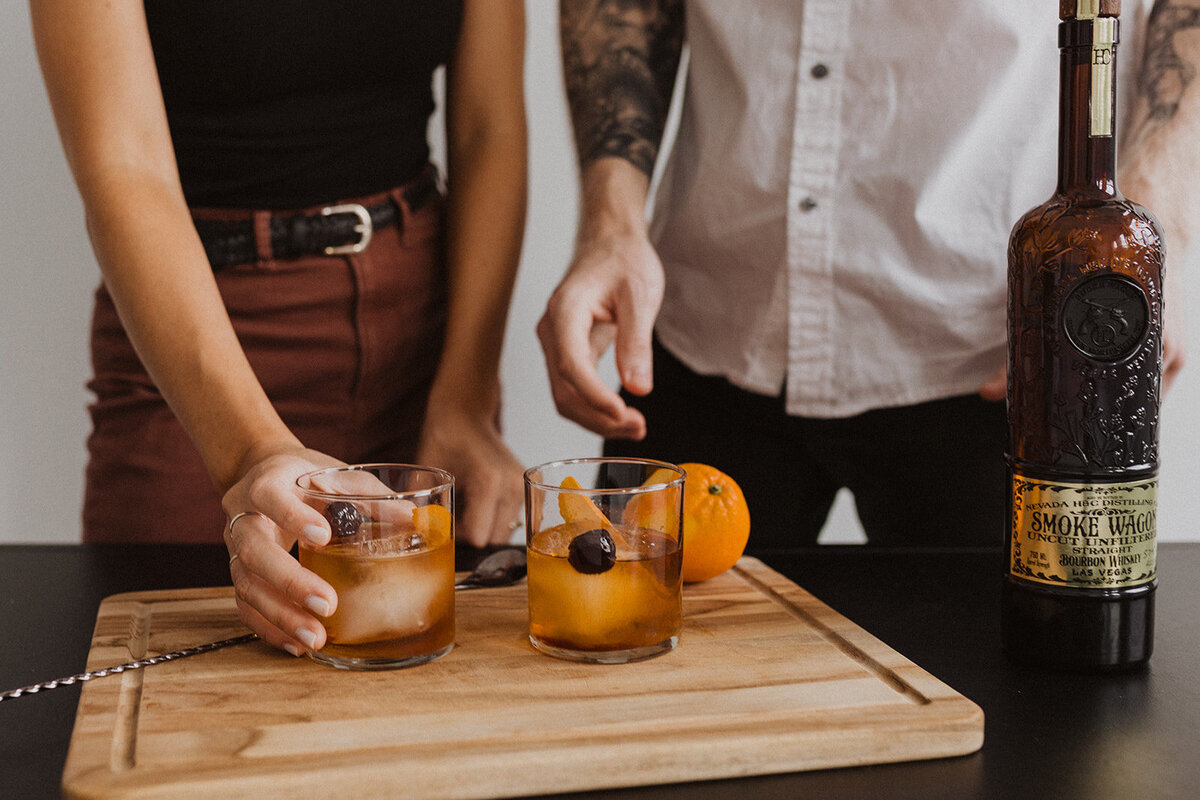 Couples-photoshoot-mixing-drinks-together26