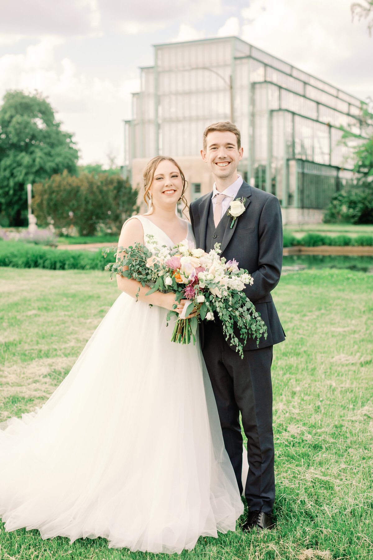 Wedding-Couple-at-Forest-Park