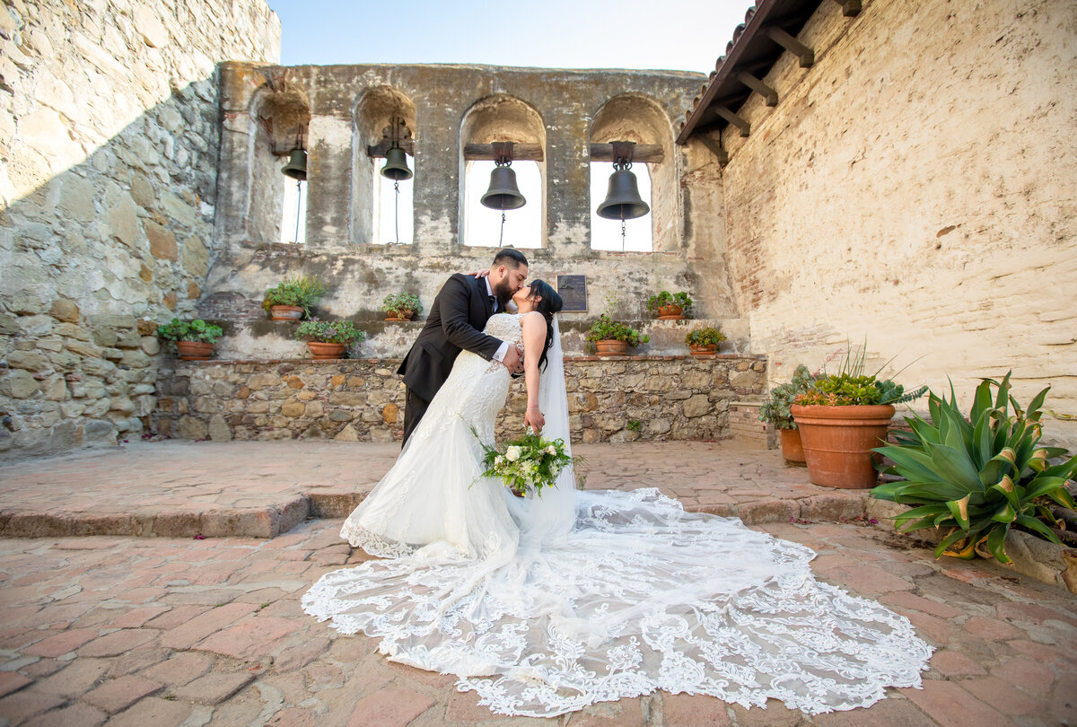 45-mission-san-juan-capistrano-wedding-el