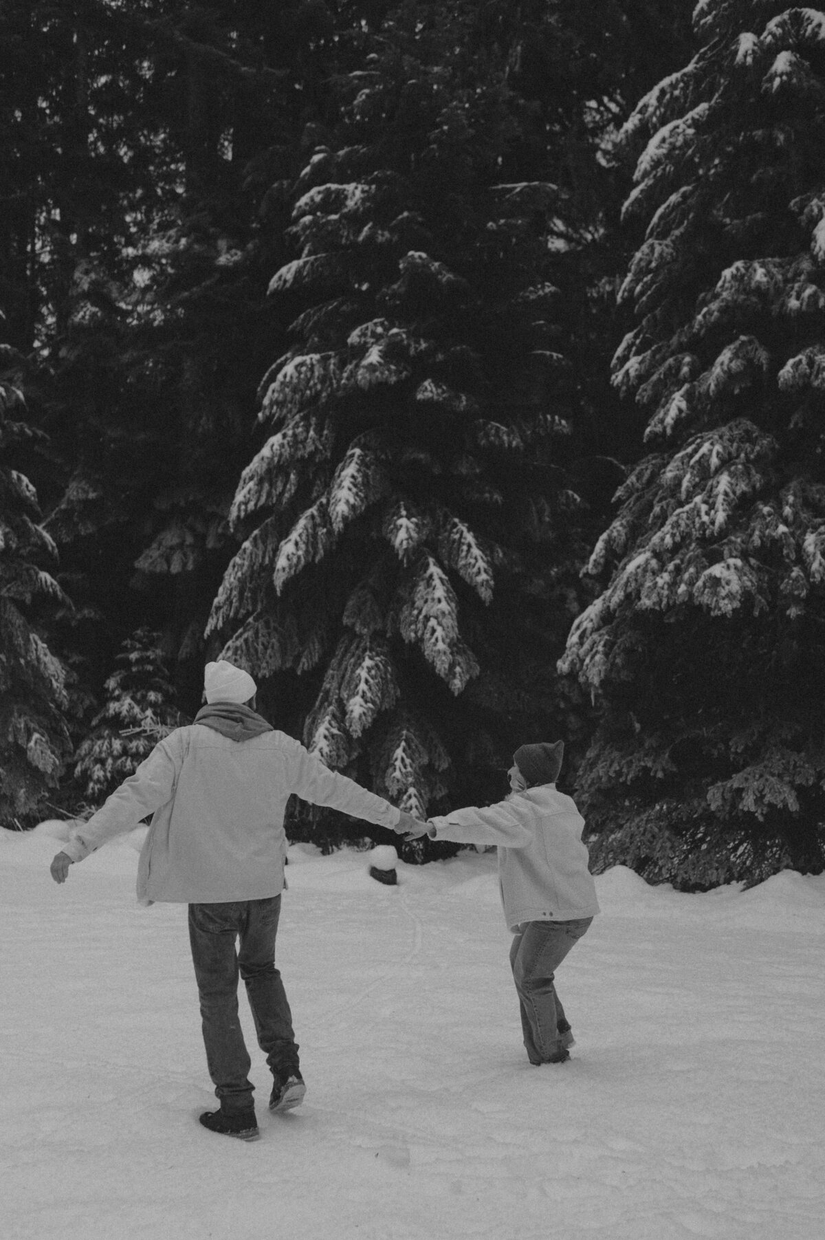 Oregon-Snow-engagement-photos-23