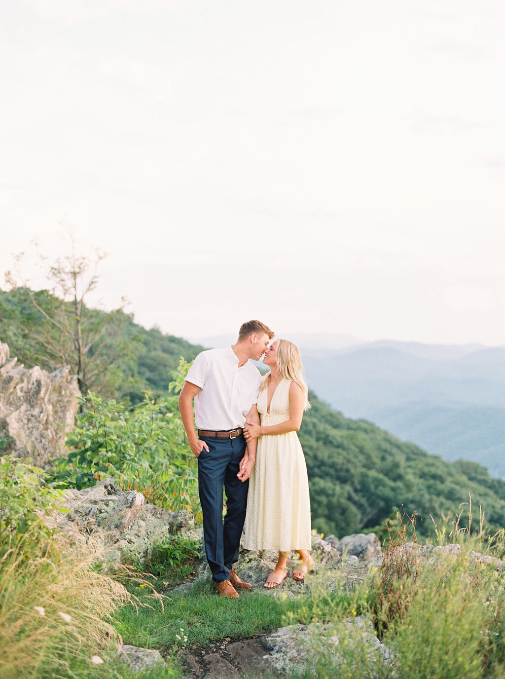 Hannah&Andrew_CharlottesvilleEngagementSession_FINAL-169
