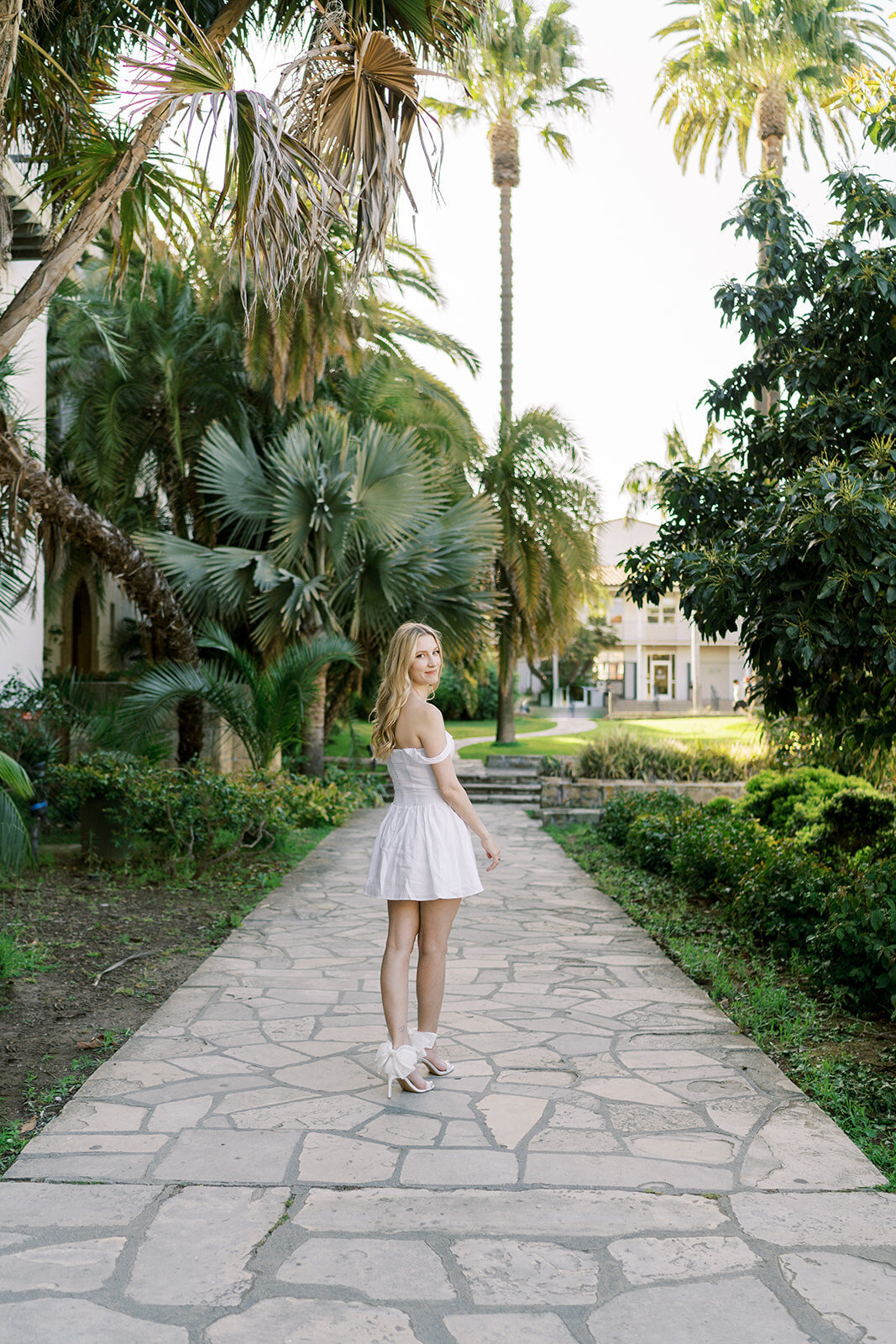 santa-barbara-courthouse-engagement-photos-059_websize