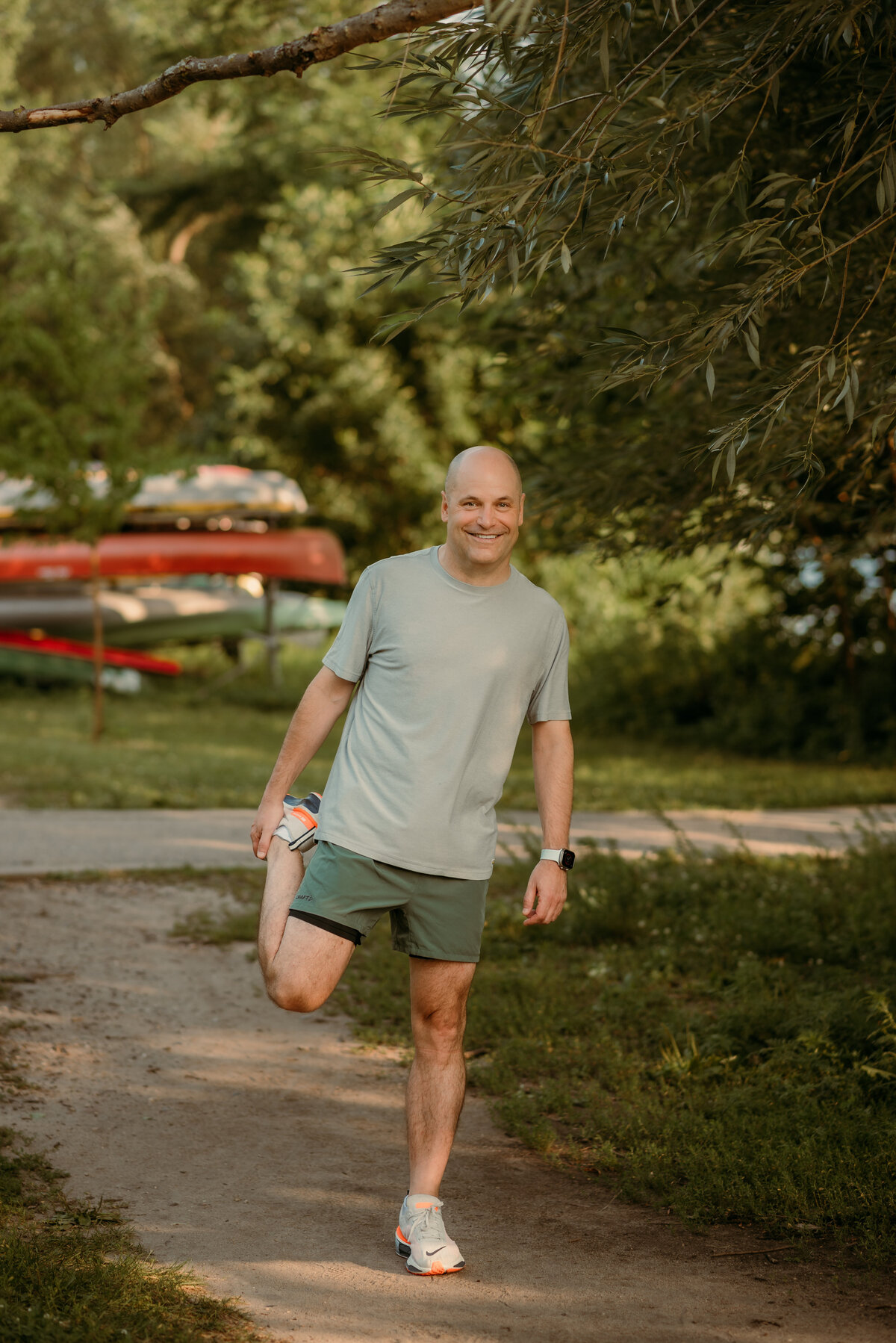 Capture your best moments with a top-rated Minneapolis professional photographer specializing in online dating profile photography. Elevate your dating profile today!