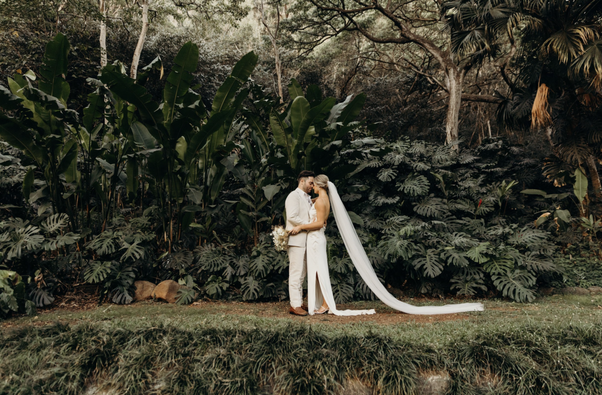 hawaii waterfall wedding