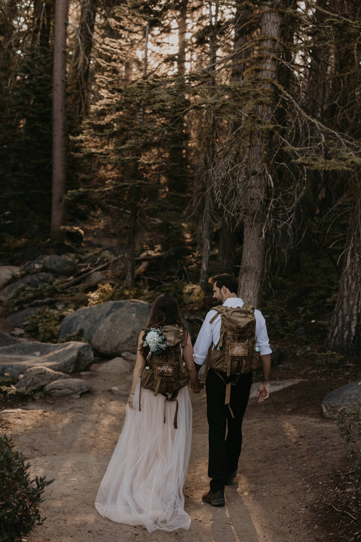 yosemite-national-park-elopement-california-destination-wedding-photography-taft-point-vow-ceremony-161