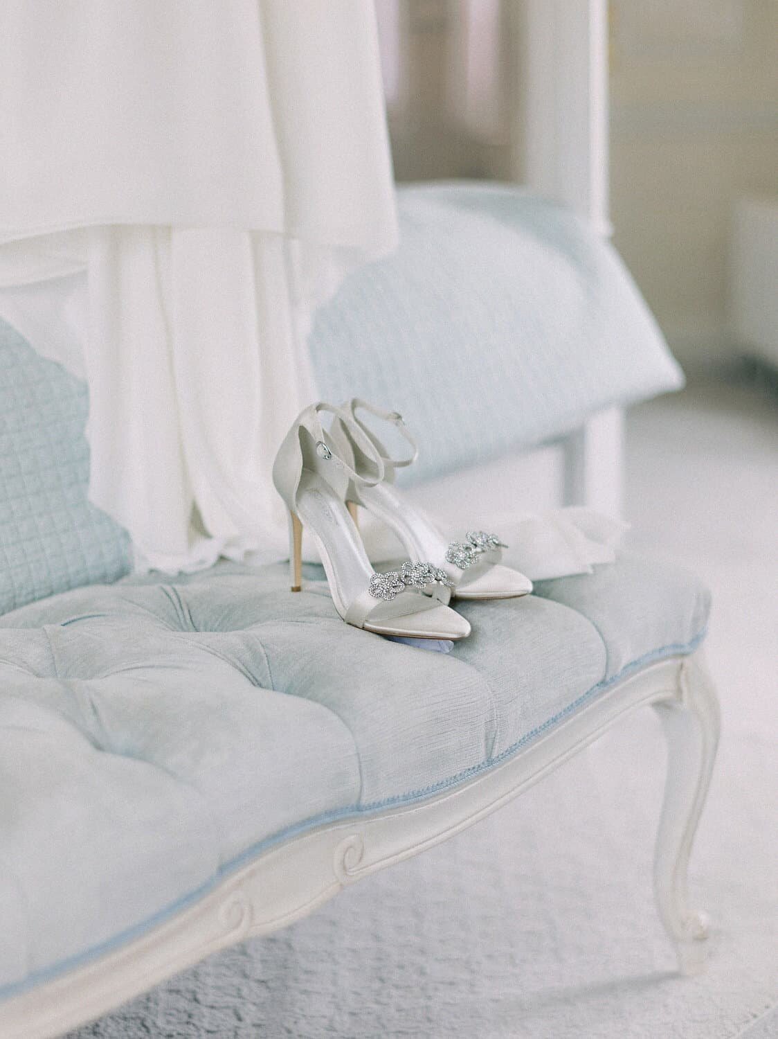 London-wedding-Hedsor-house-shoes-by-Julia-Kaptelova-Photography-173