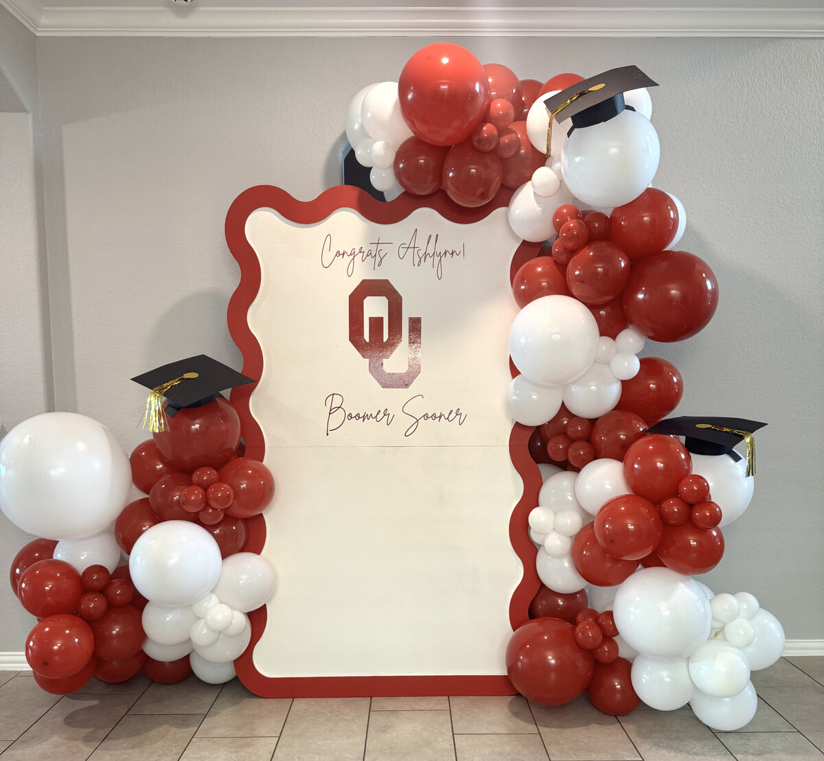 Graduation balloons OU The Woodlands