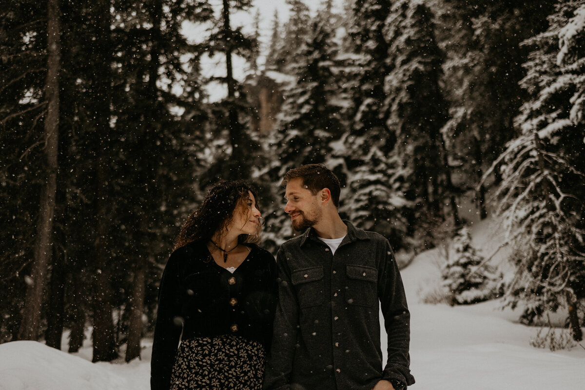 snowy-jemez-springs-photo-shoot-new-mexico-17