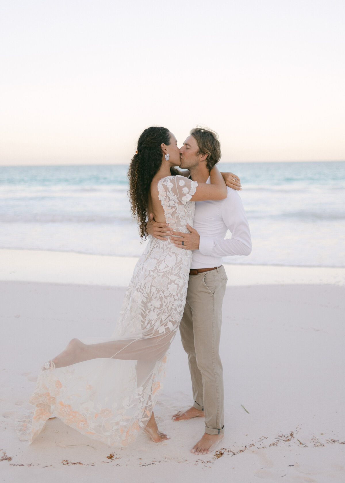alessandra-shane-harbour-island-wedding-hollyclarkphotography-h-882