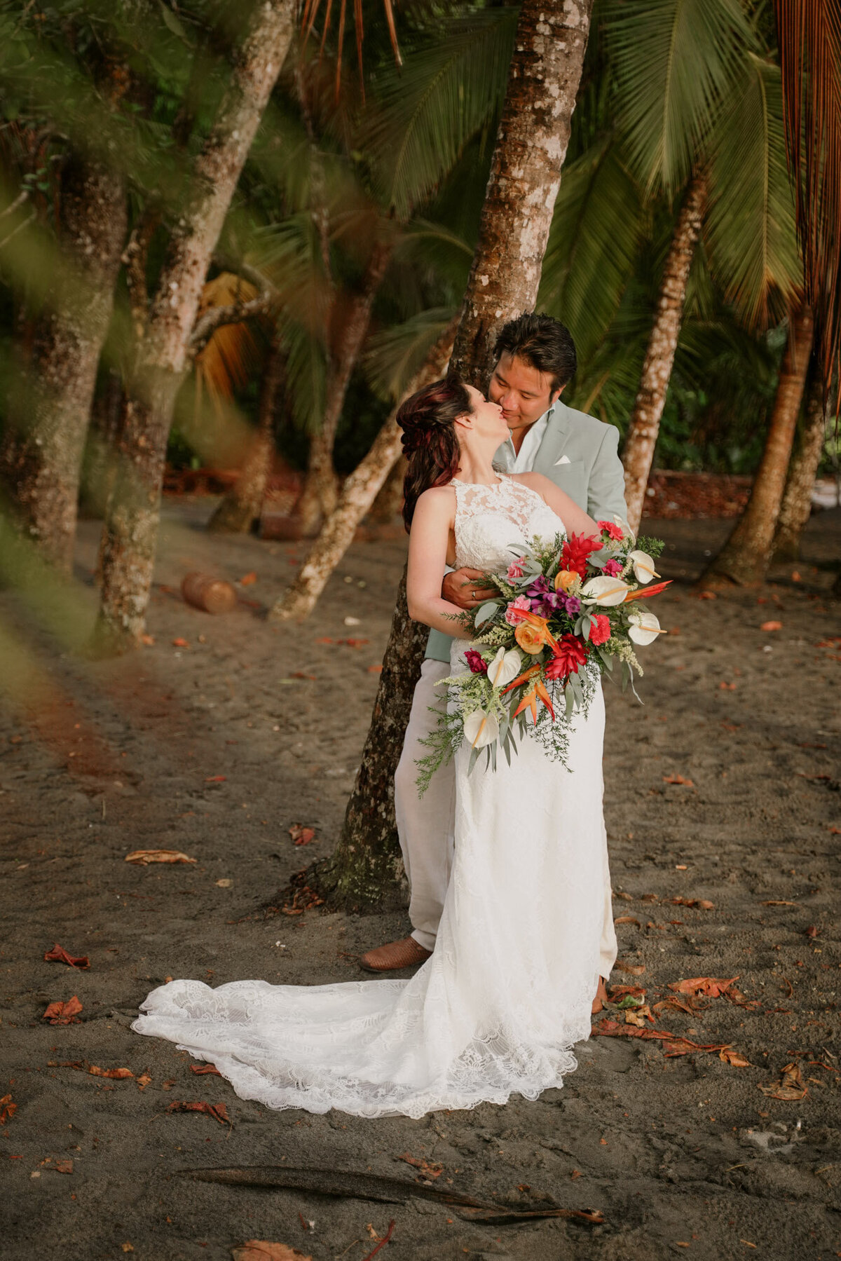 Nicolle-y-Taylor-Manuela-Antonio-Costa-Rica-Wedding-Planner-03