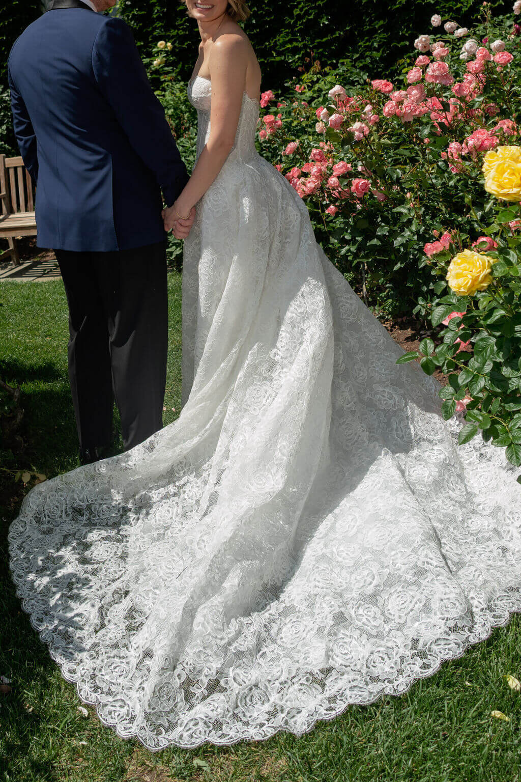 anna-jack-springvale-floral-chevy-chase-club-bride-groom