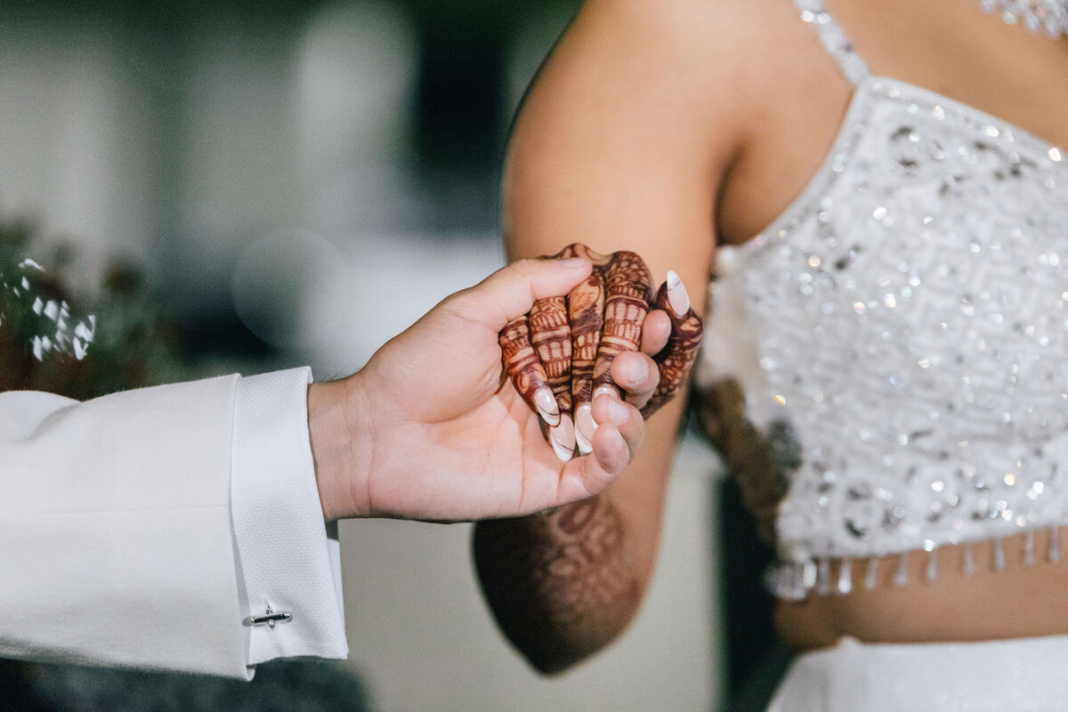 Chicago-wedding-photographers-Maha-Studios-Nirali-Aspin-Mehndi+Haldi-504