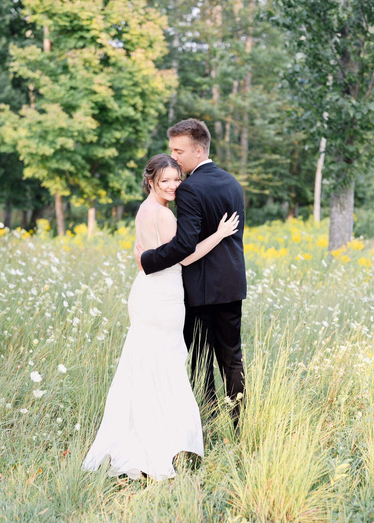 wedding ceremony at island resort and casino in iron mountain michigan in the upper peninsula