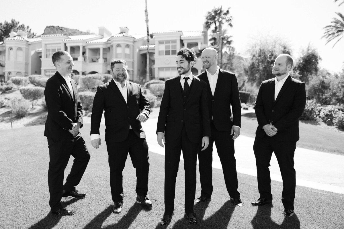 12_riskyexposure_marley-simon_las-vegas-elopement-photography