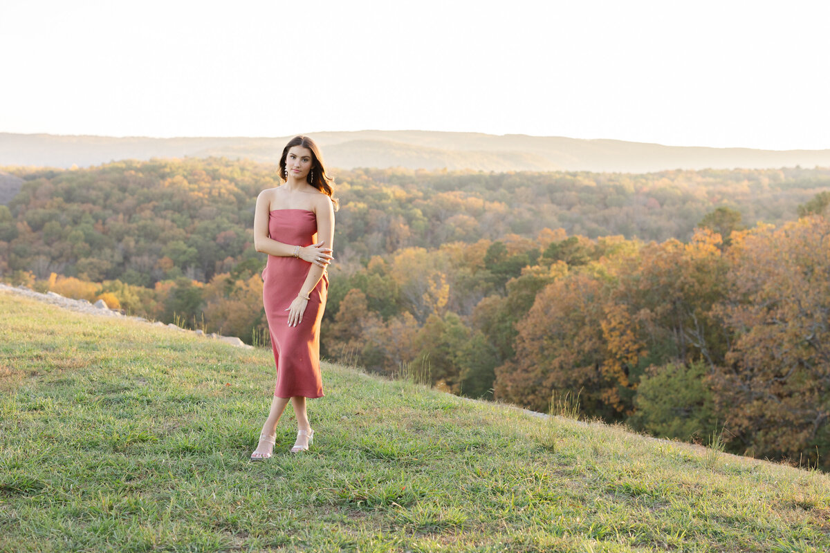 high school girl posing for Raccoon Mountain portrait session