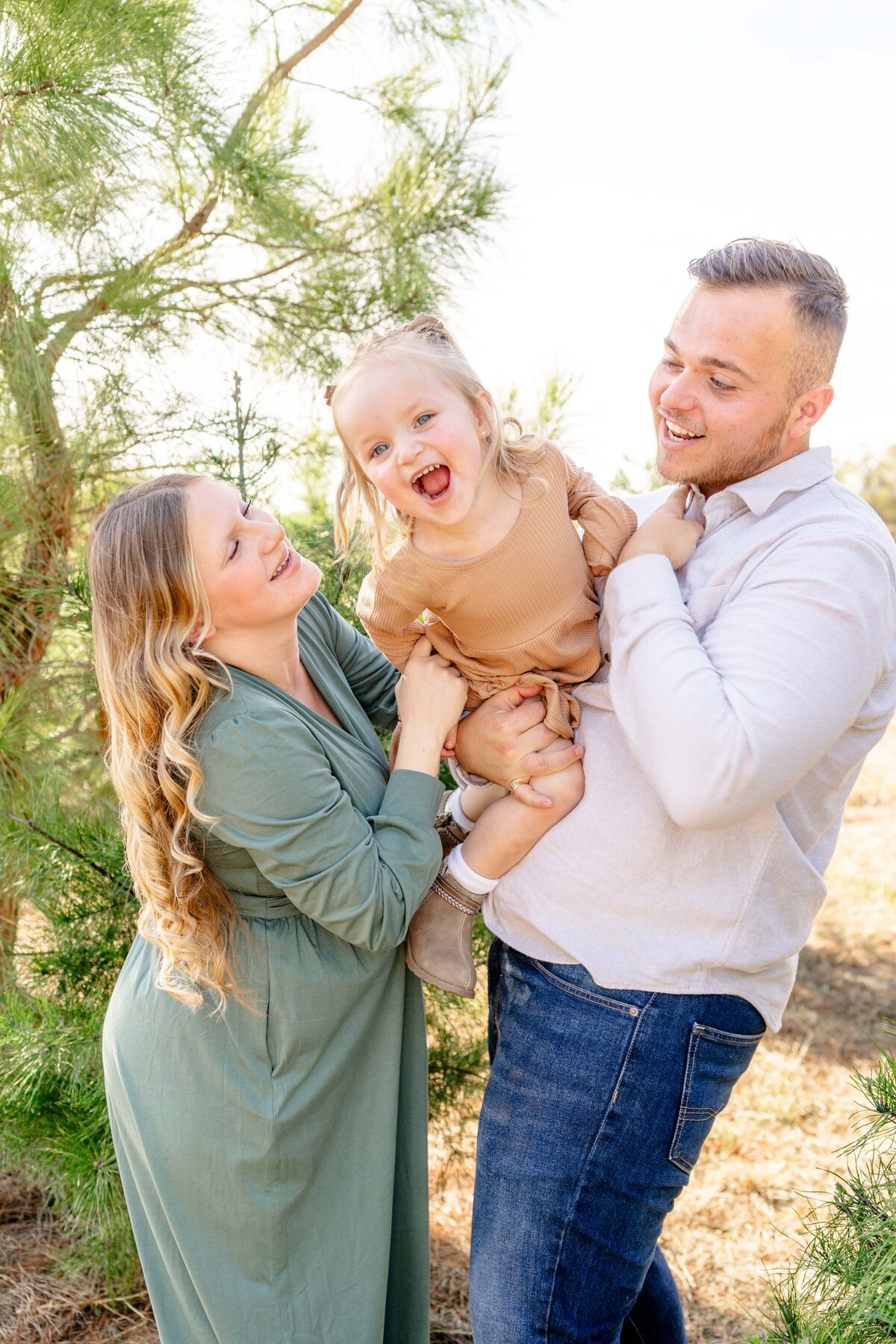 Austin-TX-Christmas-Tree-Farm-Mini-Session-Magnolia-and-Grace-Photography-Co-GinaM-# (1)-42