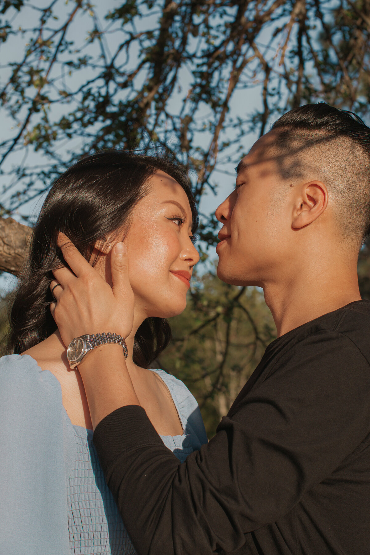 Couples-session-discovery-park-documentary-style-jennifer-moreno-photography-seattle-washington