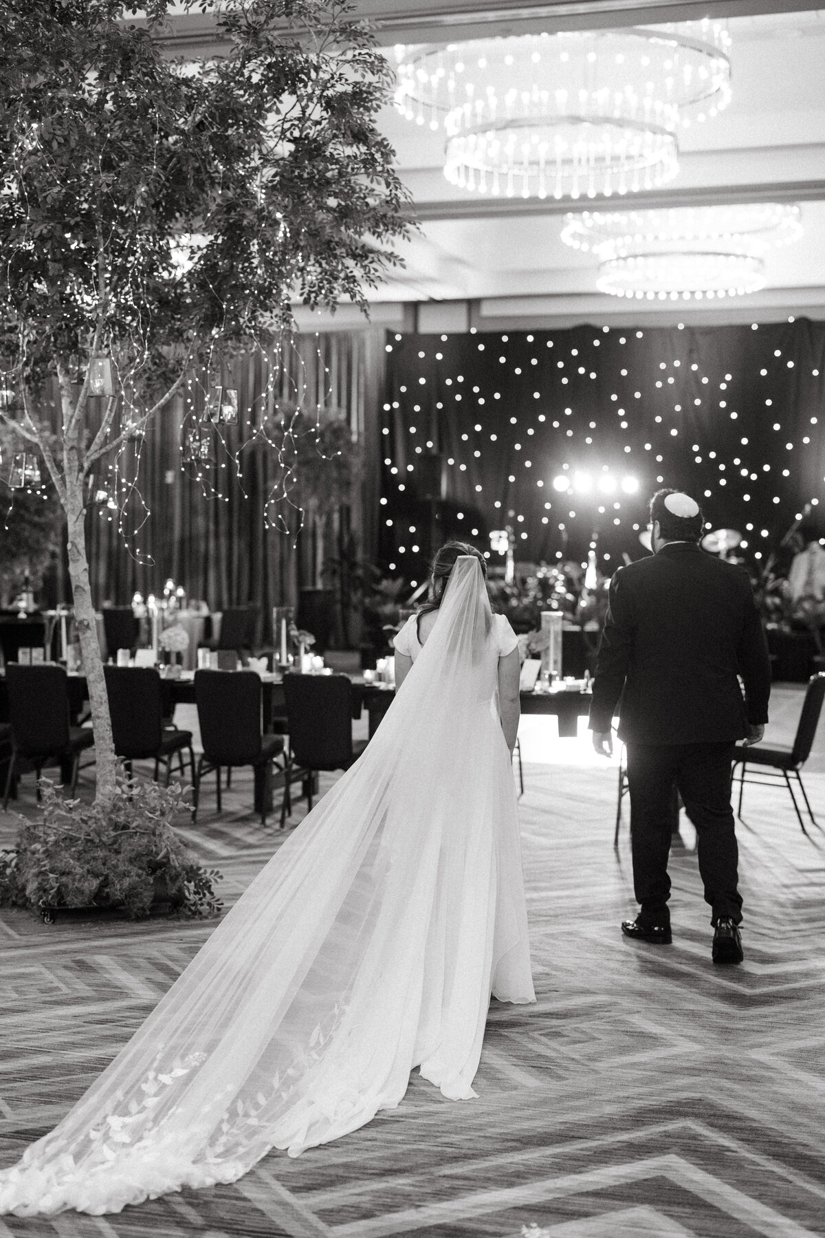 jewish-couple-reception-room-reveal-at-crowne-ravinia-perimeter-ben-and-colleen-photography