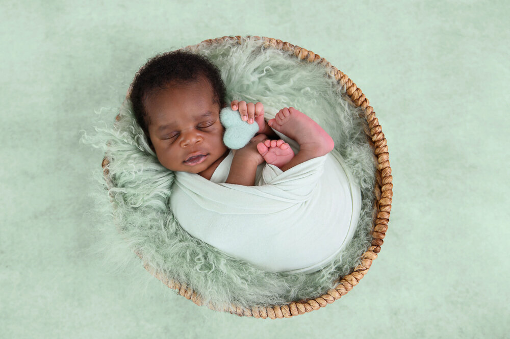 Toronto-newborn-photographer--214