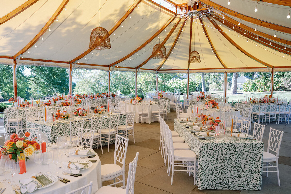 Retro SoCal Colorful Wedding at Inns of Aurora - Verve Event Co. Laura Rose Weddings (4)