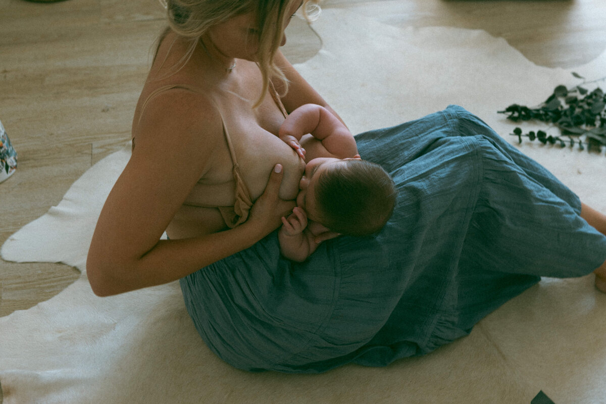 breastfeeding-motherhood-maryland-studio-25