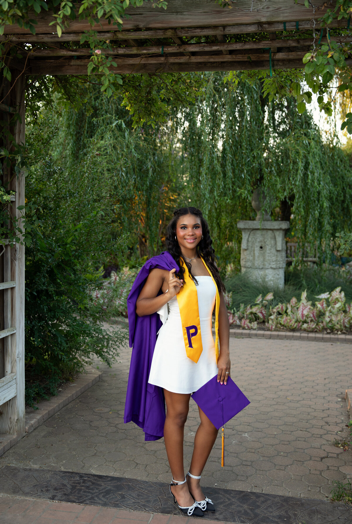 EvaMaganaPhotographysgradgraduationseniorportraitsgraduationportraitsgirlfirstbirthdayphotography (14 of 17)